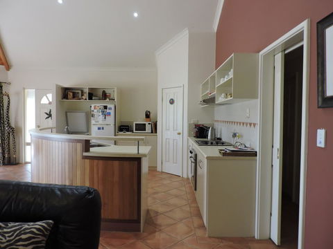 Rural Hideaway - Yallingup - Holiday Melbourne 2