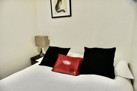 Rushcutters Bay - Pool + Parking - Holiday Melbourne 1