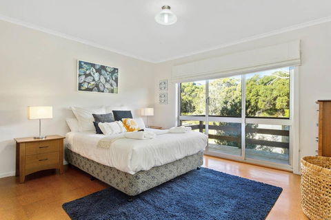 SEASIDE SERENITY 1 - Caravan Park Accommodation 3