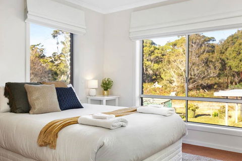 SEASIDE SERENITY 1 - Caravan Park Accommodation 1