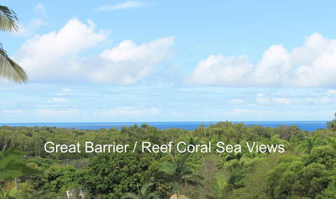 SEAVIEWS Oak Beach - Victoria Tourism 1