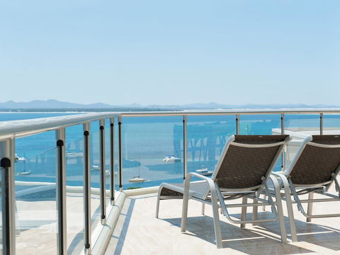 Shoal Bay Penthouse With Views And Resort Facilities - Holiday Melbourne 0