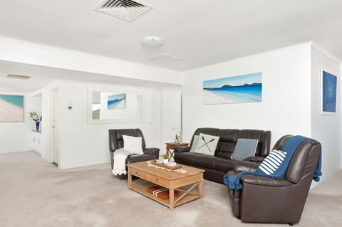 Shoal Bay Penthouse With Views And Resort Facilities - Holiday Melbourne 1