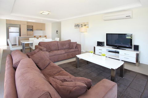 Signature Waterfront Apartments - Holiday Sydney 1