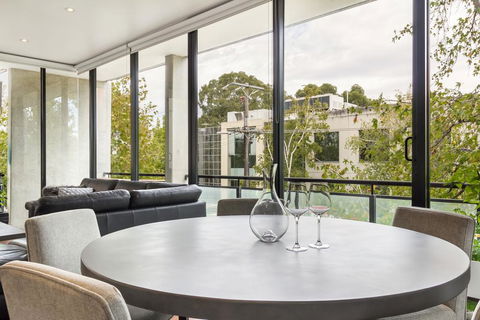 Smart Apartment In Elegant Suburb Close To City - Byron Bay Accommodation 3