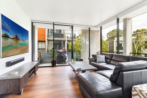 Smart Apartment In Elegant Suburb Close To City - Byron Bay Accommodation 1