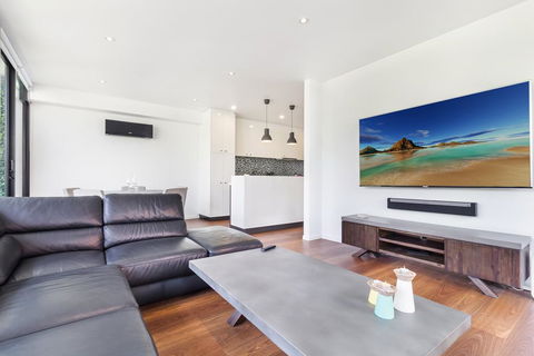 Smart Apartment In Elegant Suburb Close To City - Byron Bay Accommodation 0