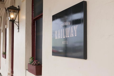 Southern Railway Hotel - Holiday Melbourne 2