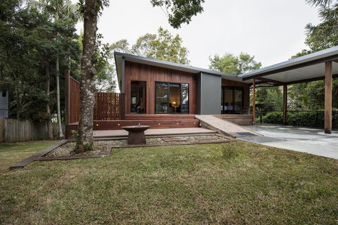Springbrook25 Whole House - Holiday Sydney 1