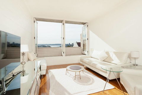 Stunning Sydney Harbour Views - Holiday Melbourne 3