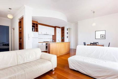 Stylish 2 Bedroom Apartment In The City - Holiday Melbourne 2
