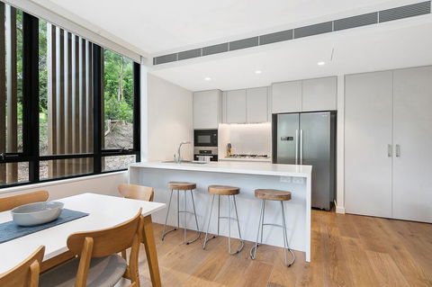 Stylish Lux Home With Hotel Grade Cleanliness - Holiday Sydney 3