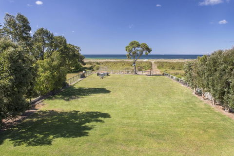 Sugar Shack - Character Family Home Right On The Ocean - Accommodation Australia 2