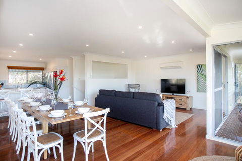 Surfers Beach House - Holiday Melbourne 2