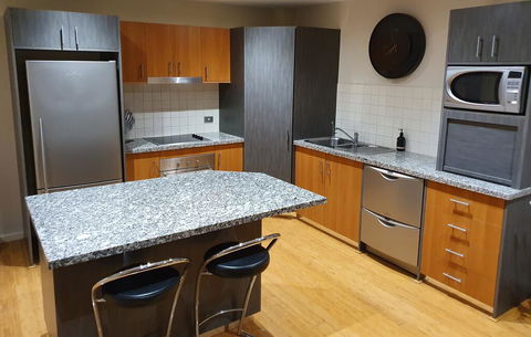 The Arcadia Apartment - Holiday Melbourne 1