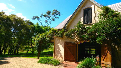 The Barn - Holiday Melbourne 0