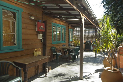 The Beach House - Fremantle - Holiday Melbourne 3
