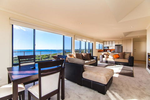 Seaspray - Caravan Park Accommodation 12