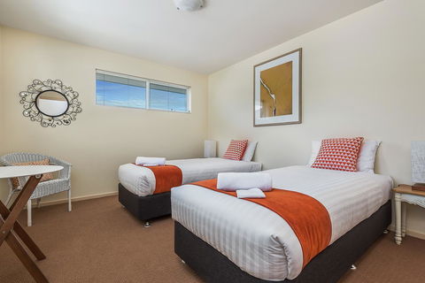 Isle Of Views - Caravan Park Accommodation 13