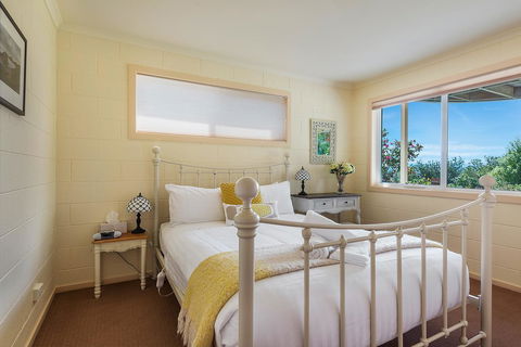 Isle Of Views - Caravan Park Accommodation 11