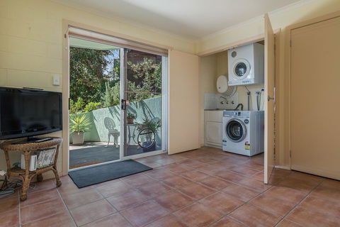 Isle Of Views - Caravan Park Accommodation 14