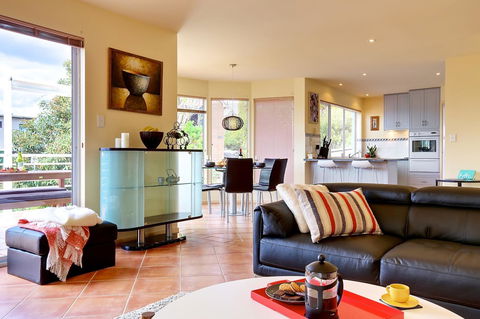 Isle Of Views - Caravan Park Accommodation 2