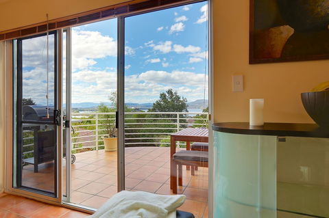 Isle Of Views - Caravan Park Accommodation 23