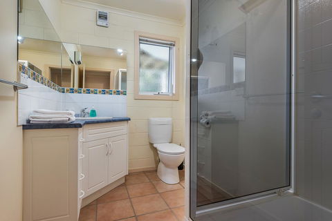 Isle Of Views - Caravan Park Accommodation 12