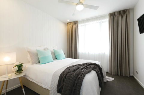 Lakes Edge Apartments - Accommodation Australia 1