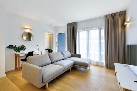 Lakes Edge Apartments - Accommodation Australia 4