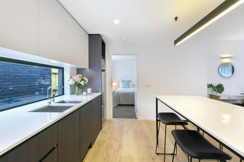 Lakes Edge Apartments - Accommodation Australia 3