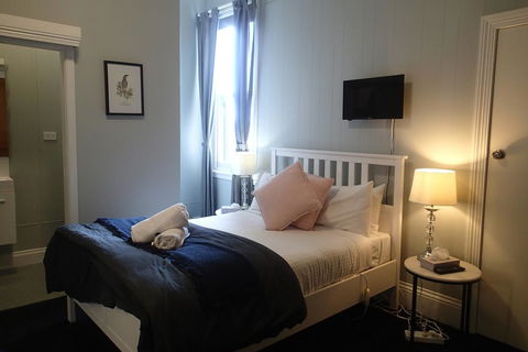 The Bischoff Hotel - Victoria Tourism 3