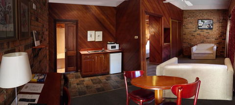 The Carrington Inn - Bungendore - Casino Accommodation 1