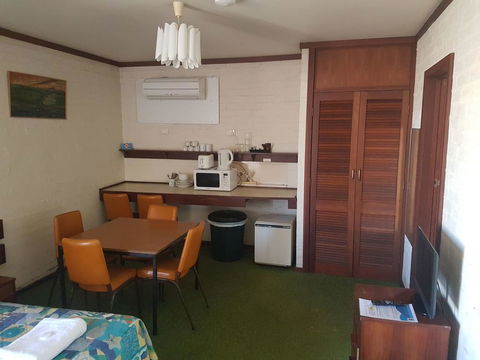 The Club Hotel - WA Accommodation 2