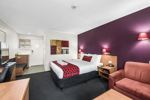 The Henty - Holiday Melbourne 3