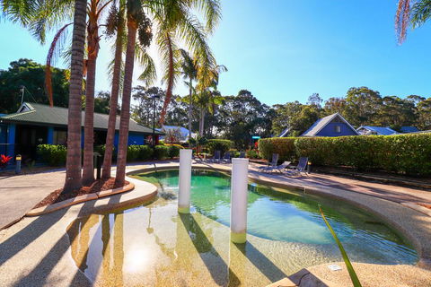 The Lakehouse In Raffetys Resort - Caravan Park Accommodation 1