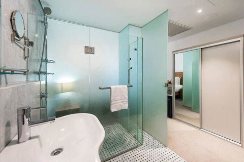 The Nest - Modern Room In Northbridge With Roof Terrace - Caravan Park Accommodation 3