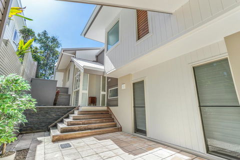 The Peachy Life, Sunshine Beach - Accommodation Australia 1