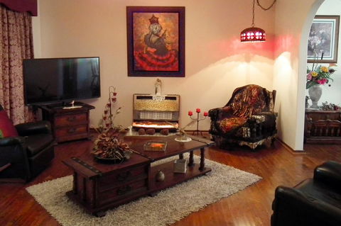 The Spanish Retreat And BnB - 24 Hrs - Holiday Sydney 0
