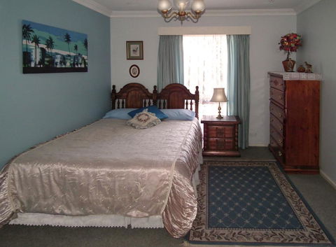 The Spanish Retreat And BnB - 24 Hrs - Holiday Sydney 1
