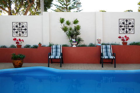 The Spanish Retreat And BnB - 24 Hrs - Holiday Sydney 3