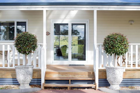 The Summer House Retreat - Casino Accommodation 0