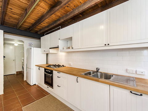 The Tannery - 2 Bedroom Converted Warehouse - Holiday Melbourne 3
