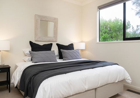 The Turnberry - Holiday Melbourne 3