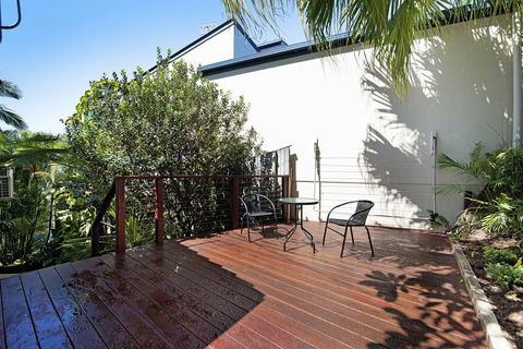 THE VIEW, TUGUN - 4 Bedrooms - Sea Views - Private Heated Pool - Holiday Sydney 1