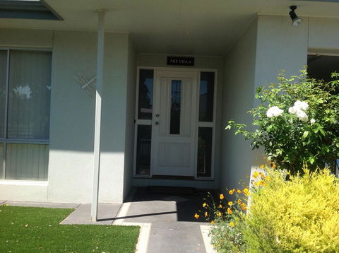 The Villa Kyabram - Holiday Melbourne 1
