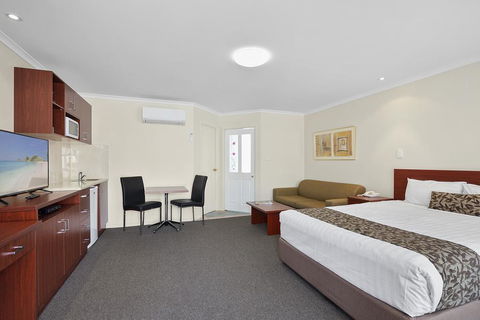 Thunderbird Motel Yass - Byron Bay Accommodation 1