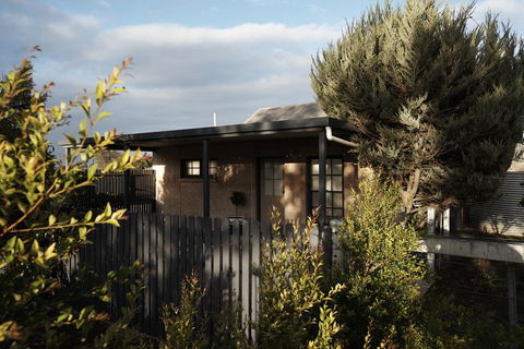 Tomfoolery Winemaker's Cottage Barossa Valley - WA Accommodation 1