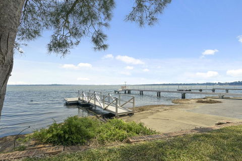Toukley Lakefront House,Toukley - Victoria Tourism 2