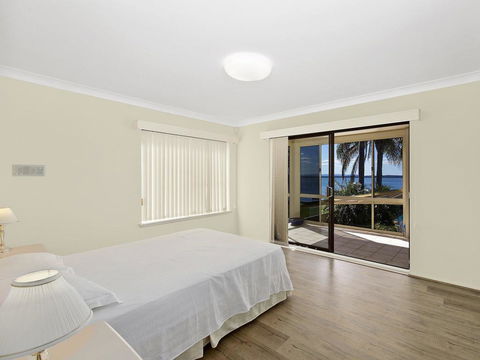 Toukley Waterfront House - Victoria Tourism 1